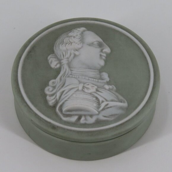 VTG Green Porcelain White Cameo Profile Historic Man Person Lidded Trinket Dish - Picture 10 of 11